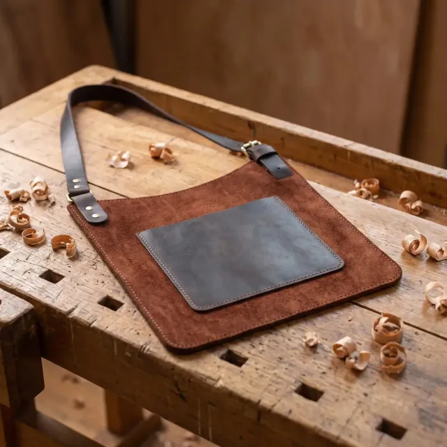 BeaverCraft AP5 snitteforklæde læder 22x24 cm brun
